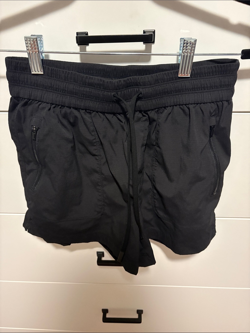 Athleta Black Elastic Waist Athletic Shorts with Zipper Pockets